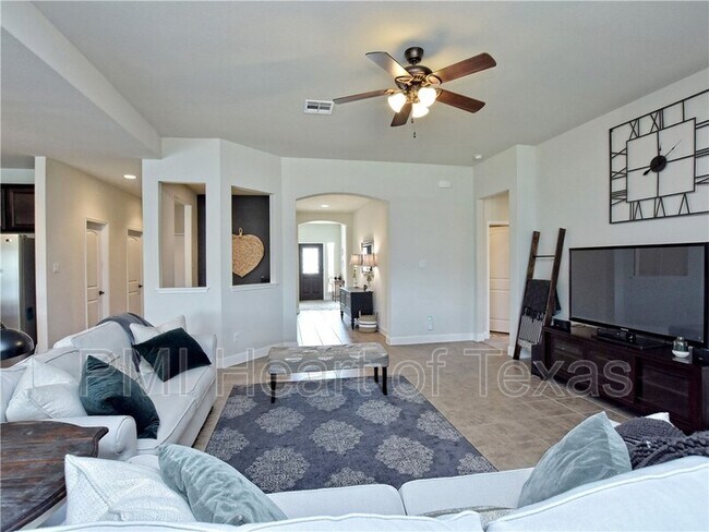 Foto del edificio - 2413 Grand Lake Pkwy
