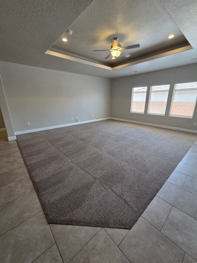 Building Photo - 2726 E 430 N