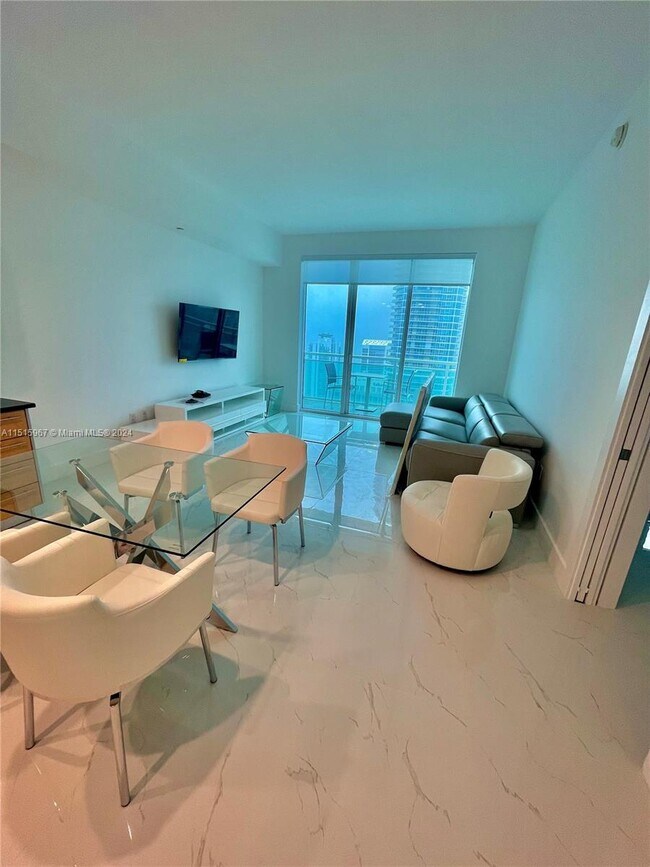 Foto del edificio - 950 Brickell Bay Dr