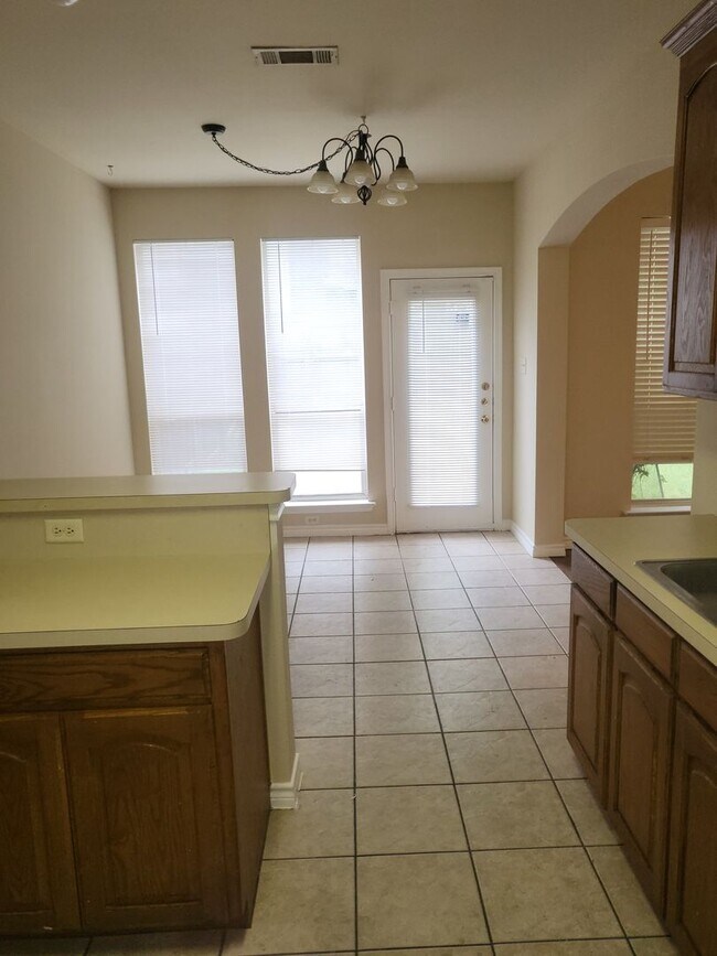 Foto del edificio - 4030 Cottage Park Ct