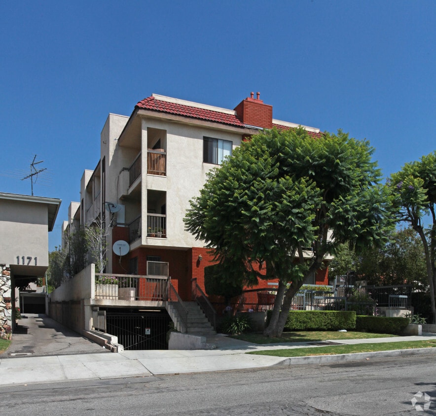 Primary Photo - 1173 Justin Ave