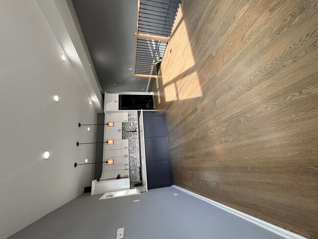 Foto del edificio - 5938 W Montrose Ave