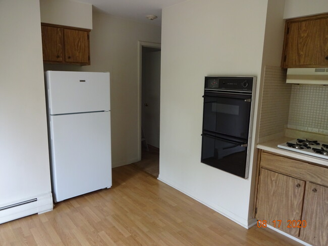 Kitchen - 240 W Quincy St