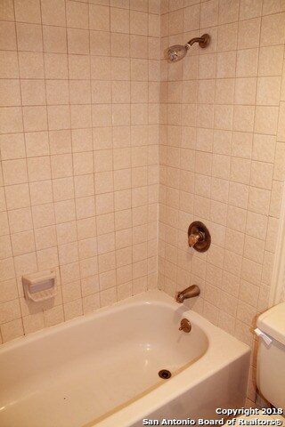 Foto del edificio - 7701 Wurzbach Rd