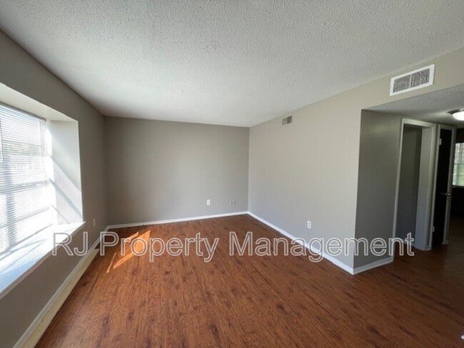 Photo - 5580 Apple Blossom Dr House