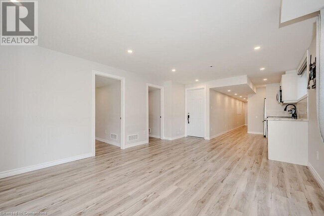 Building Photo - 277 Dewdrop Cres