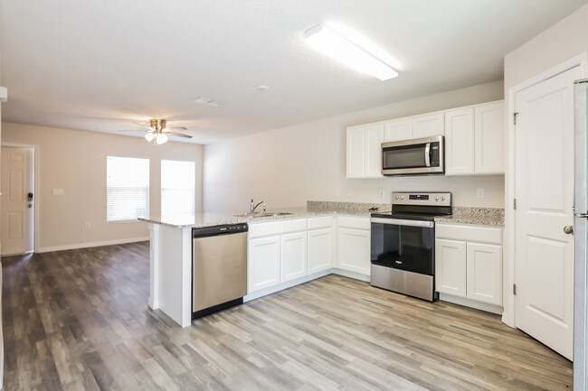 Building Photo - 6928 N Deer Point