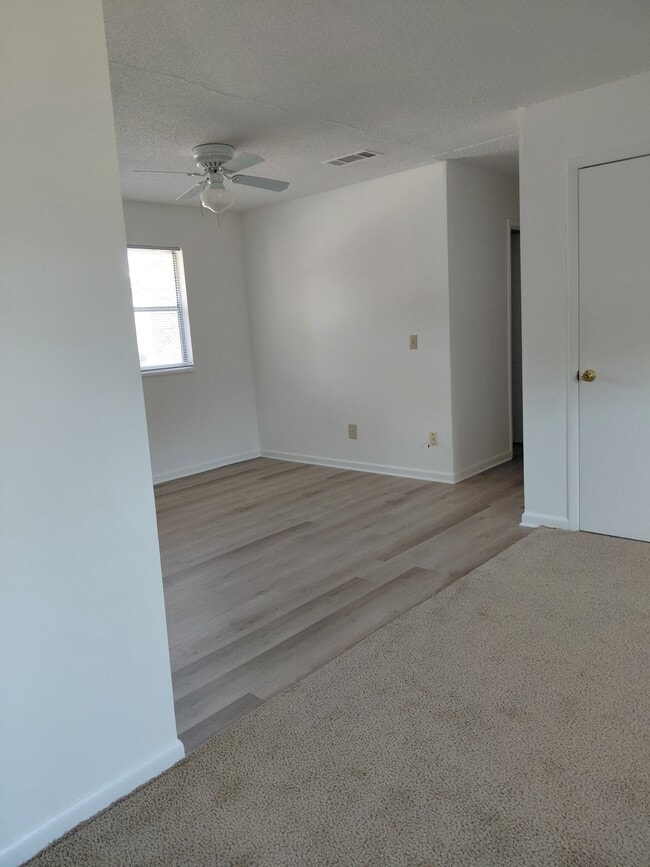 Building Photo - Azalea Apartments