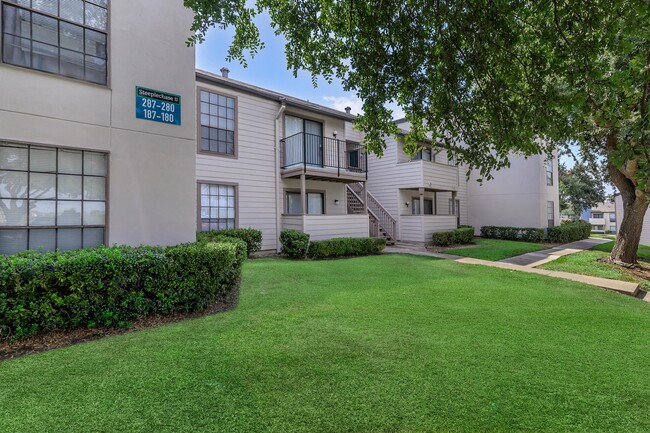 Building Photo - The Bluffs Apartments