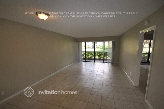 Foto del edificio - 427 Bracken Wood Ln N
