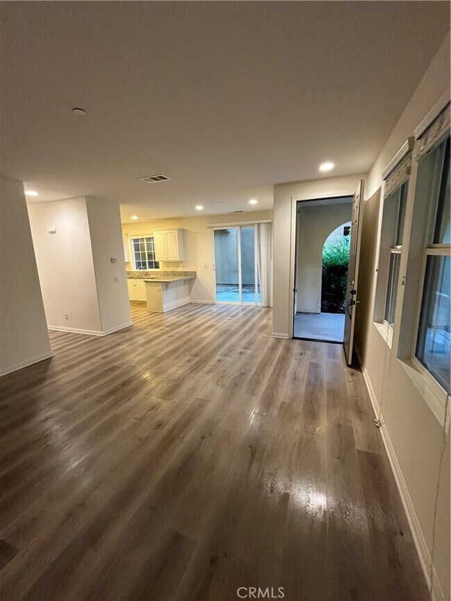 Foto del edificio - 8650 Cava Dr