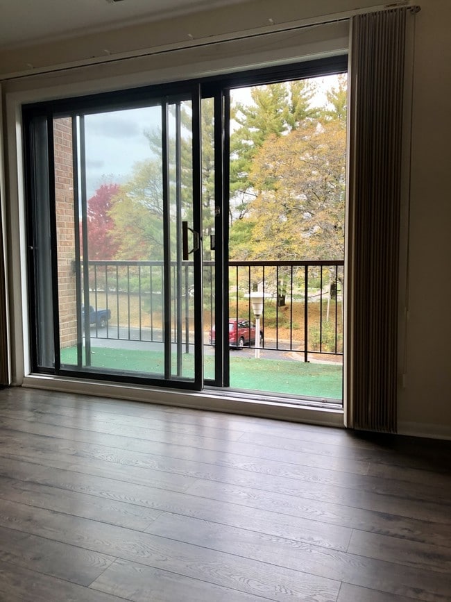 Building Photo - 709 79th St