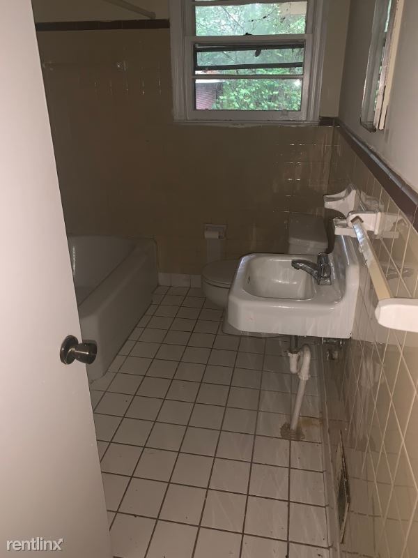 Foto del edificio - 3 br, 2 bath House - 1758 Springfield Ave