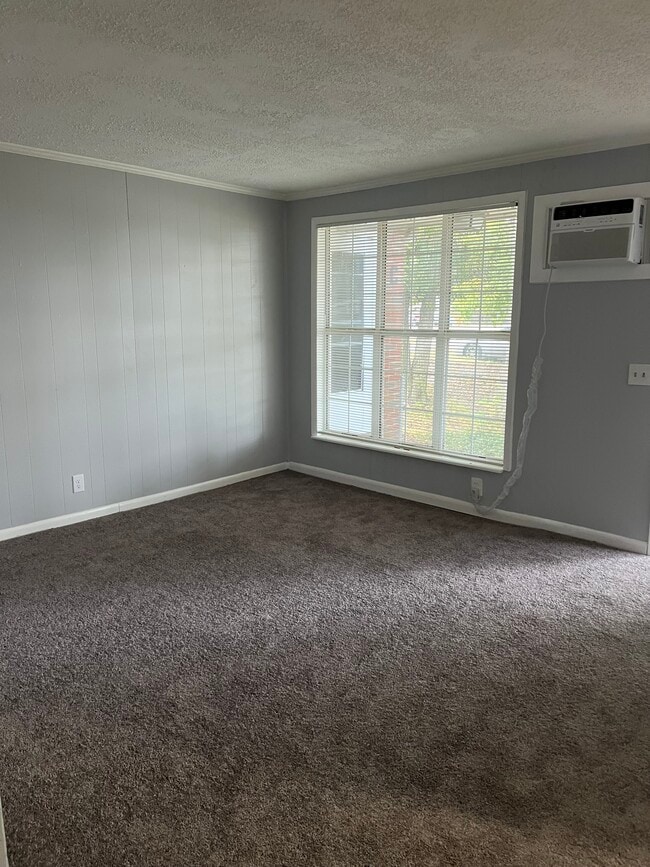 Building Photo - 2437 Herman St