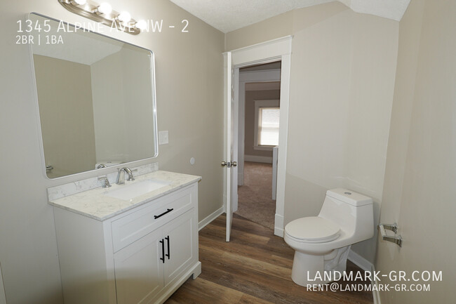 Foto del edificio - 1345 Alpine Ave NW