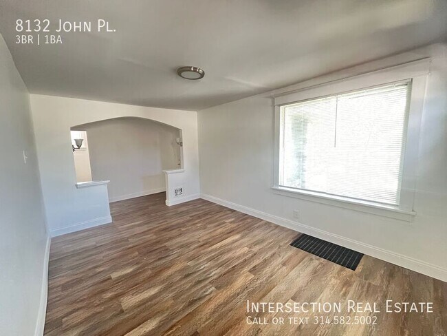 Foto del edificio - 8132 John Pl