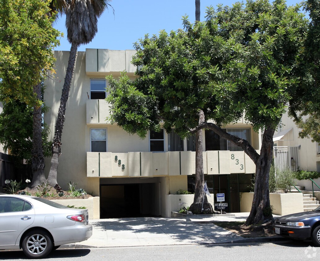 Primary Photo - 833 10th St