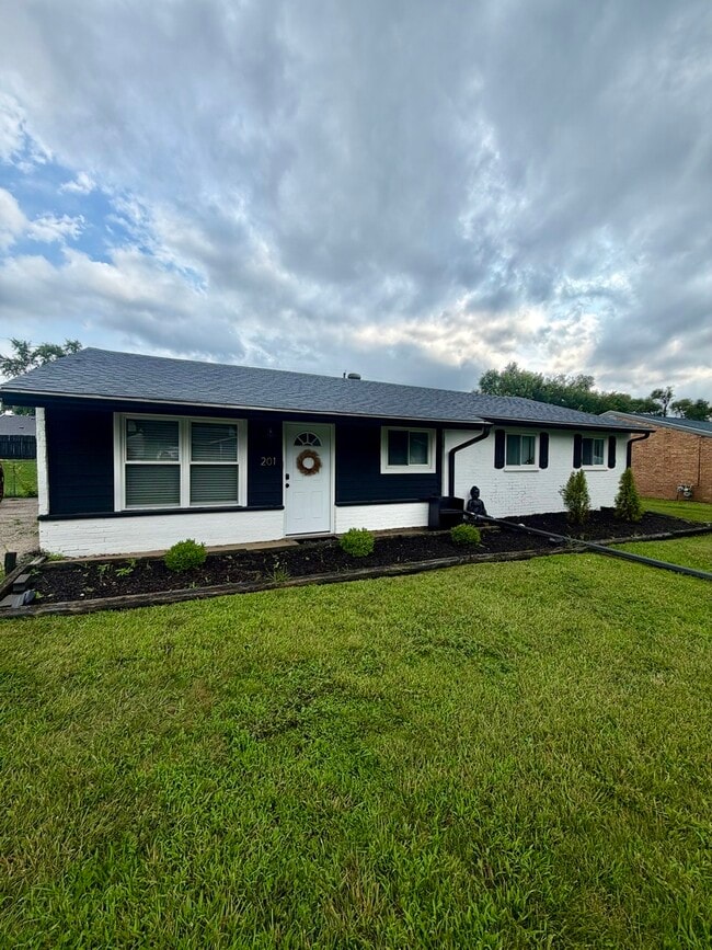 Building Photo - 201 Fairwood Dr