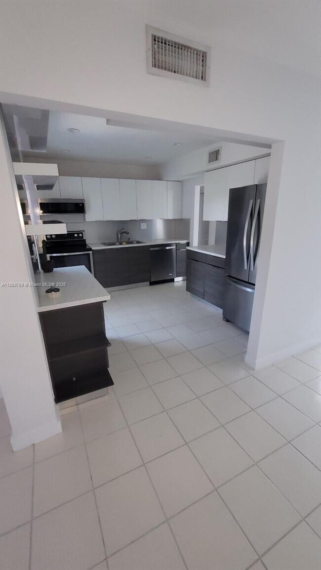 Foto del edificio - 725 Westward Dr