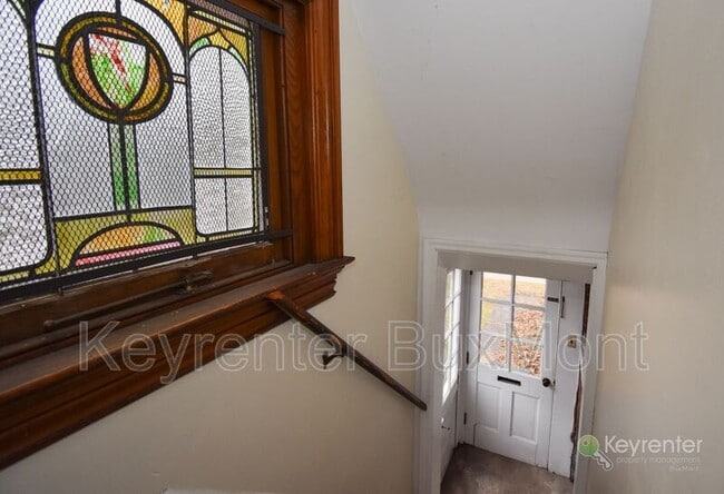 Foto del edificio - 329 E Broad St