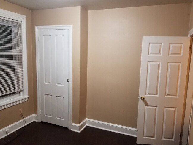 Building Photo - 2325 Tatnall St