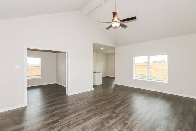 Building Photo - 428 Polly Grv Dr