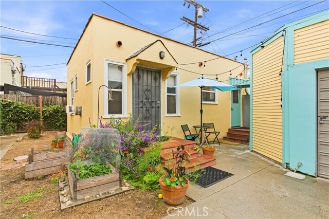 Building Photo - 1950 S Palm Grove Ave