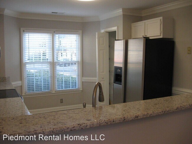 Building Photo - 2 br, 2 bath House - 2 Valley Stream Court