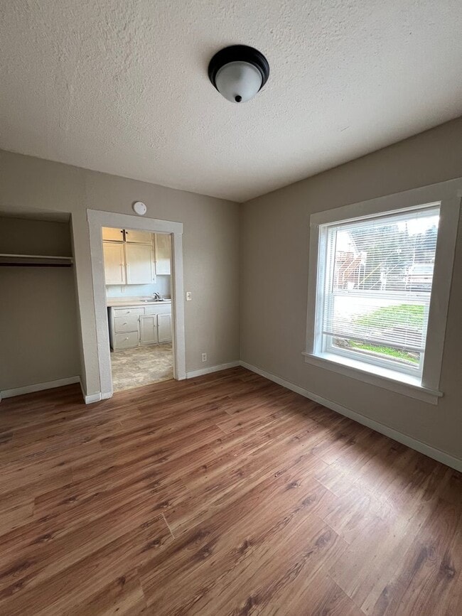 Building Photo - 93754