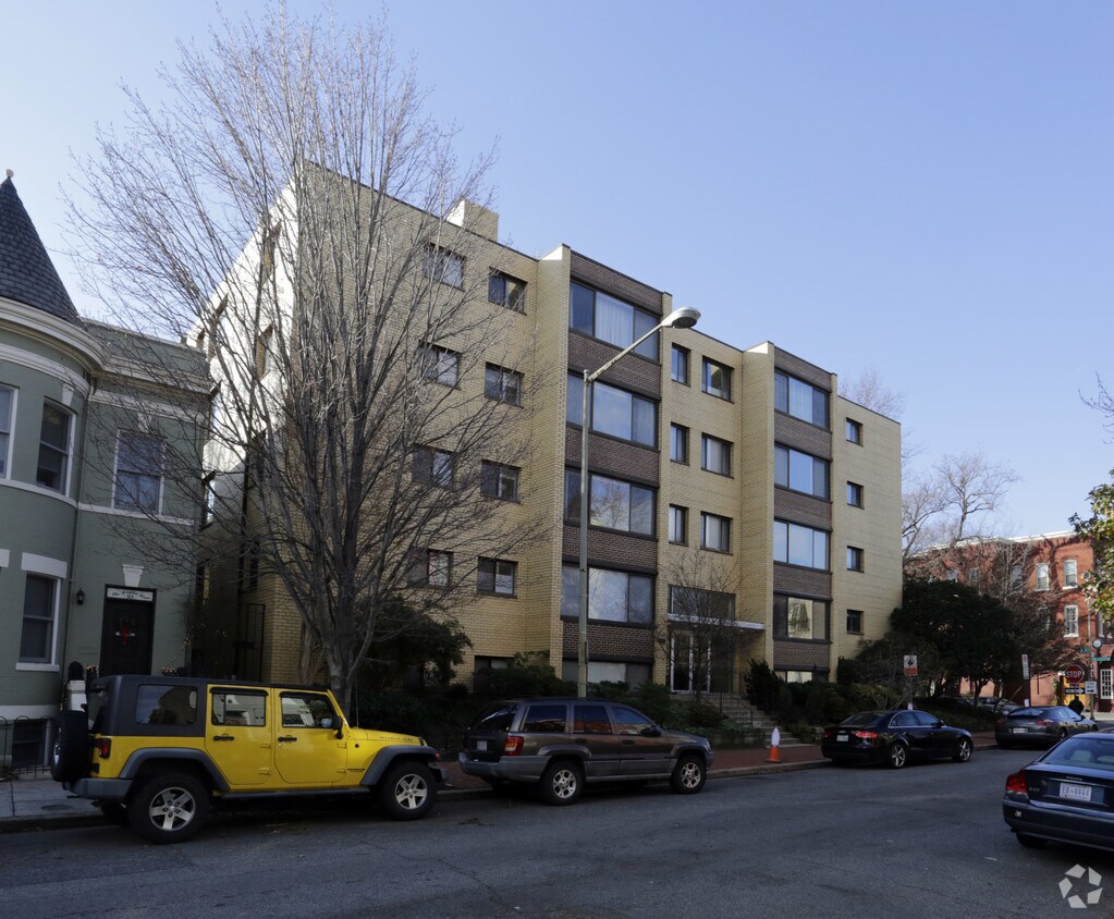 Primary Photo - 305 C St NE