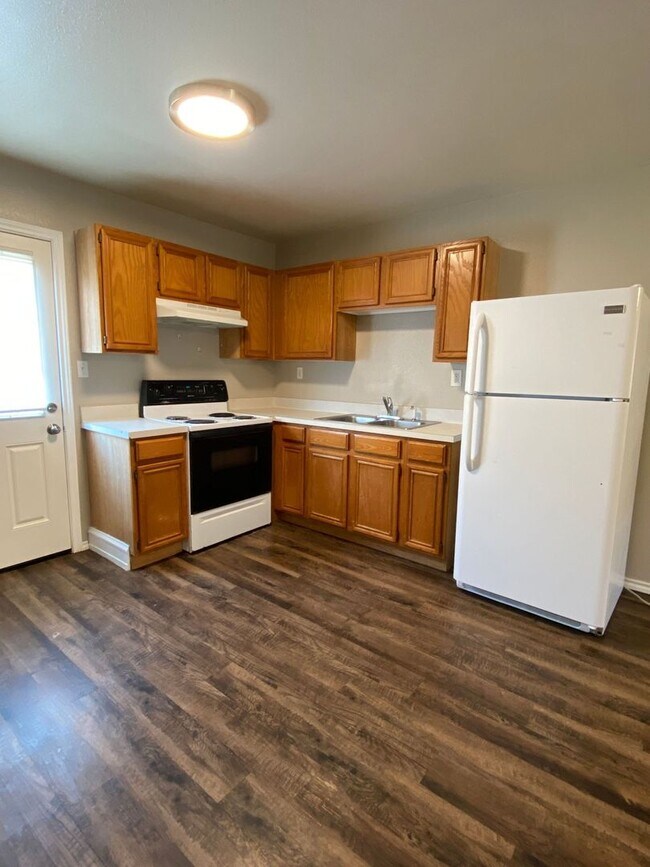 705 Miracle Ln Unit A, Cleburne, TX 76033 Room for Rent in Cleburne