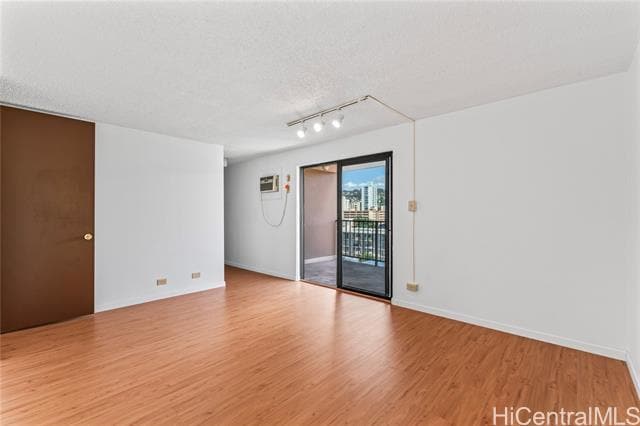 Building Photo - 1415 Liholiho St