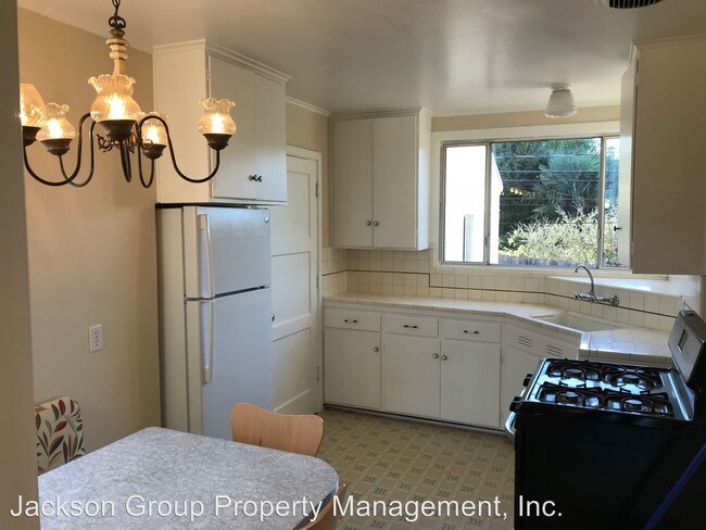 Building Photo - 127 Springwood Way
