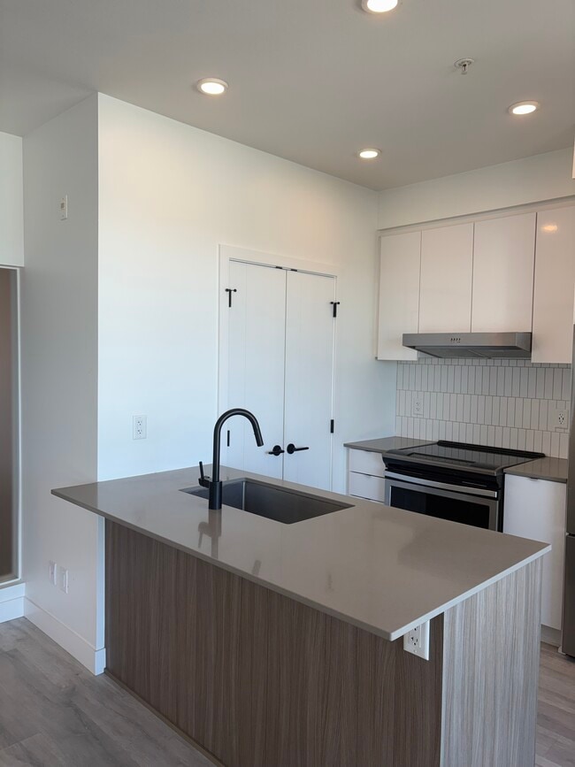Building Photo - 32828 Landeau Pl