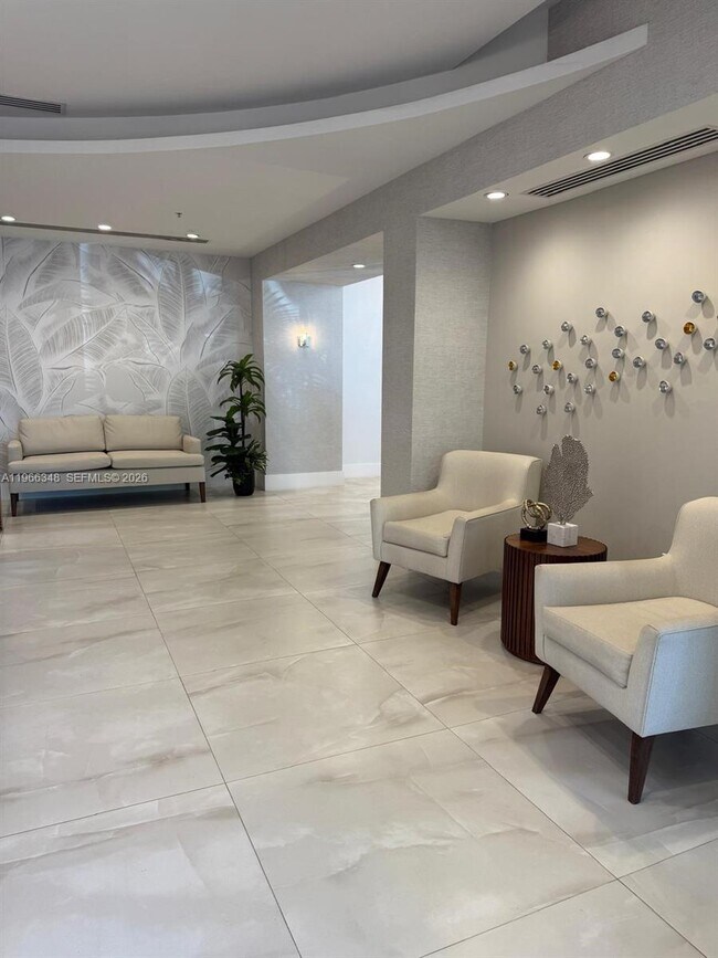 Building Photo - 3001 S Ocean Dr