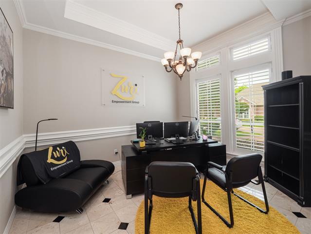 Foto del edificio - 405 Sommerville Ct
