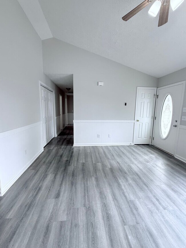 Building Photo - 3 Bed/2 bath home in great Forsyth County Location!