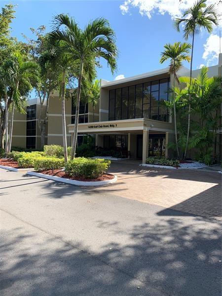 Building Photo - 16200 Golf Club Rd