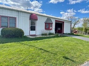 Building Photo - 5102 Cranberry Rd