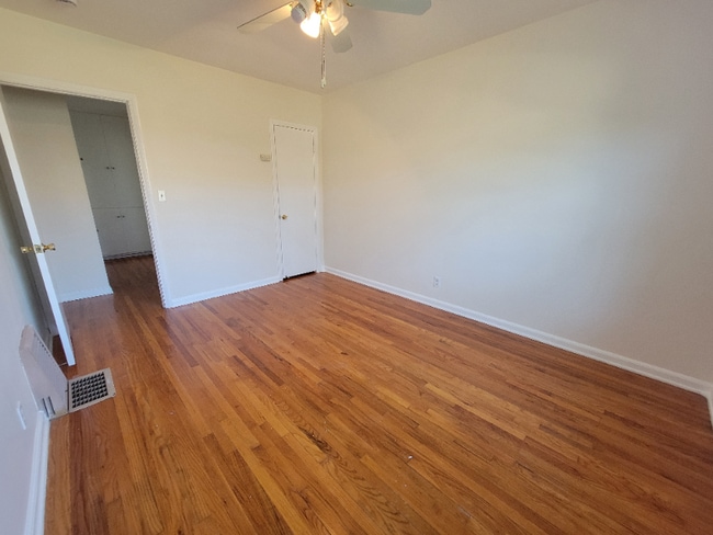 Building Photo - 13634 Leadwell St