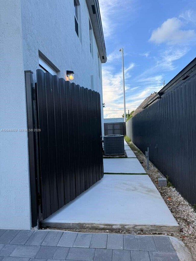 Building Photo - 13623 SW 184th Ter