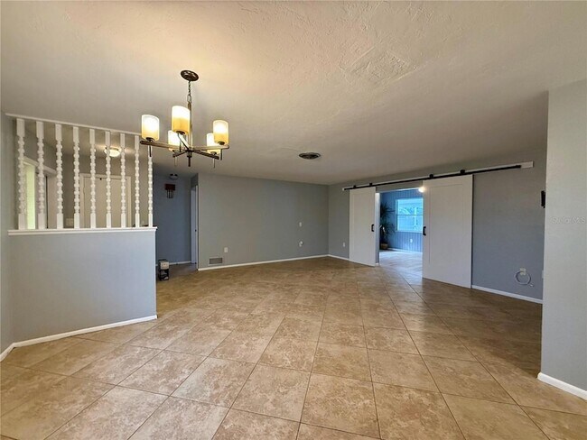 Building Photo - 2328 Cass St