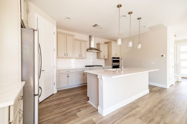 Building Photo - Gorgeous Pulte Townhome Available Now!