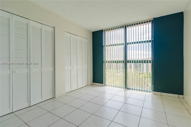 Foto del edificio - 11800 SW 18th St