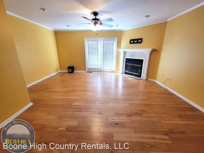 Building Photo - 2 br, 1.5 bath House - 1254 Camelot Ct NE