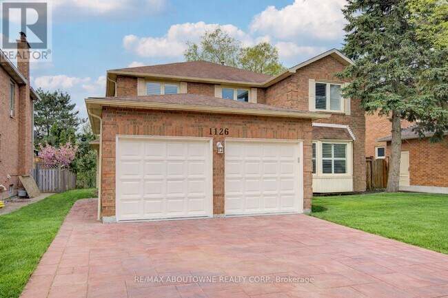 Photo du bâtiment - 1126 Berkshire Ct