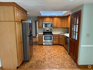 Building Photo - 31 Whittier Ave
