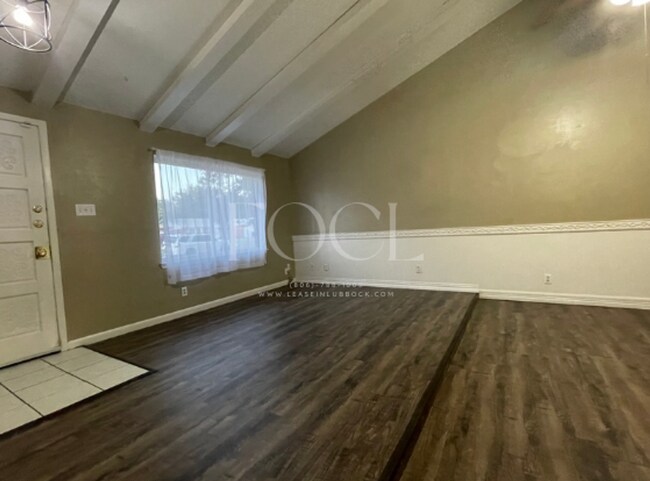 Foto del edificio - 3 bed 2 bath