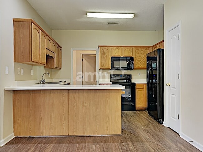 Foto del edificio - 548 Wesley Woods Dr