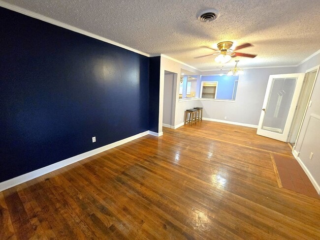 Foto del edificio - Rent Includes ALL utilities, yard maintenance and Wifi